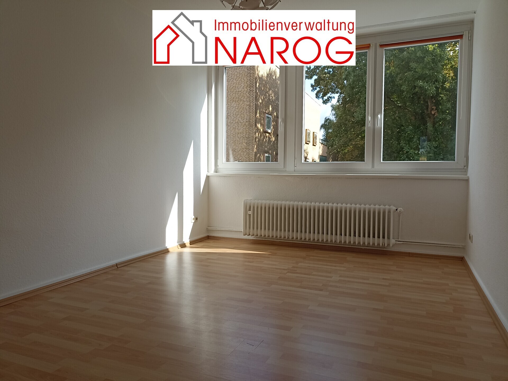 1. OG Schlafzimmer Fensterblick