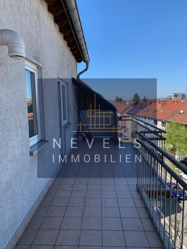 Großer Balkon (12m²)
