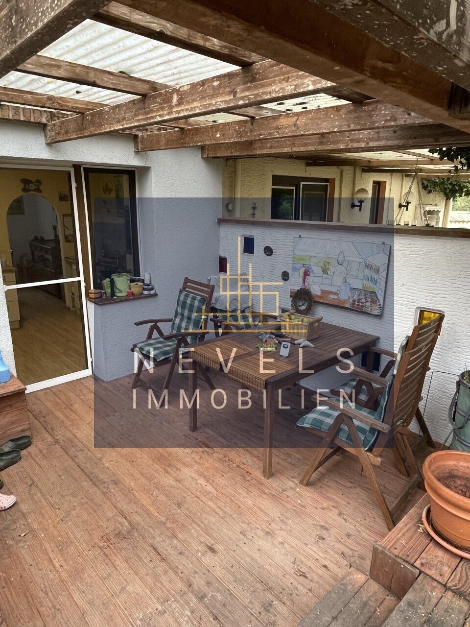 Überdachte 1. Terrasse