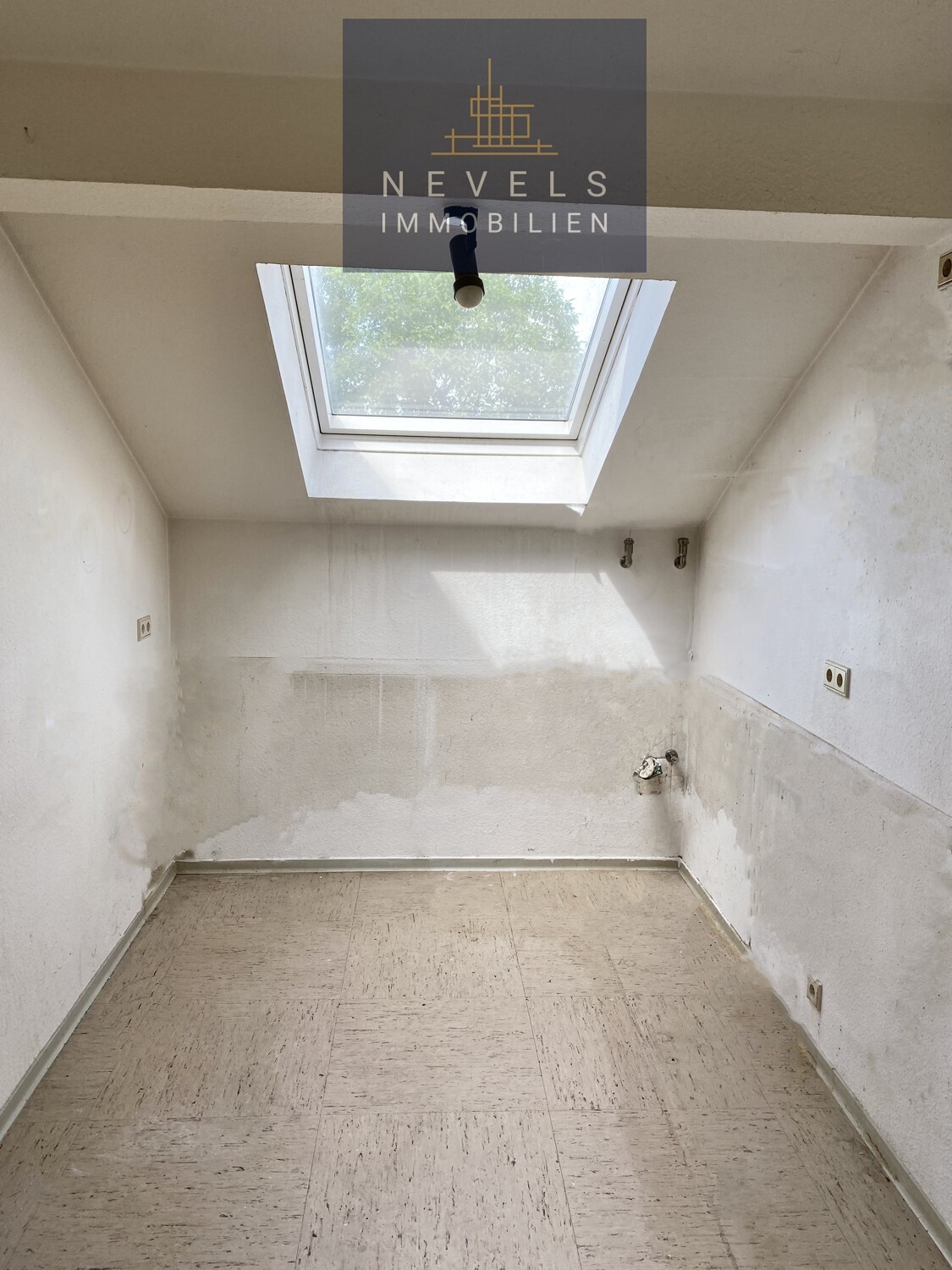 Küche mit neuem Dachliegefenster