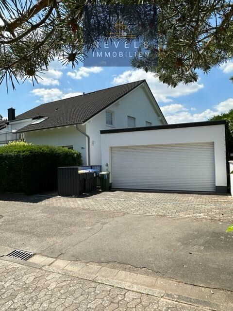 Garage für 4 Fahrzeuge