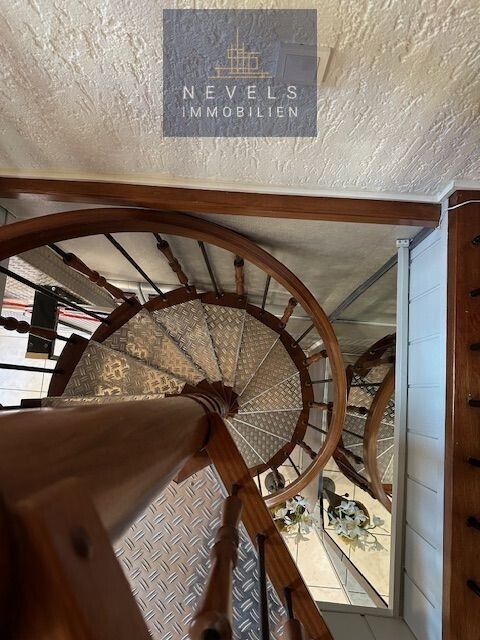 Wendeltreppe zum Wohnbereich