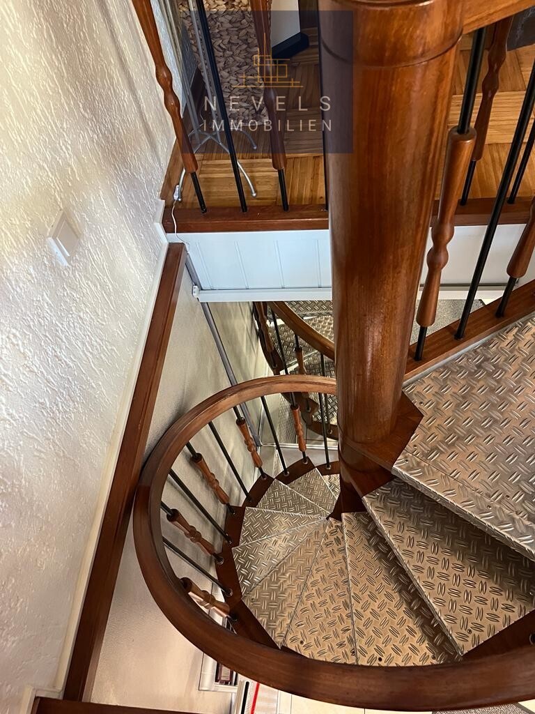 Wendeltreppe zum Wohnbereich
