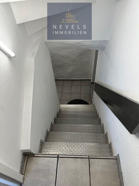 Kellertreppe Haupthaus