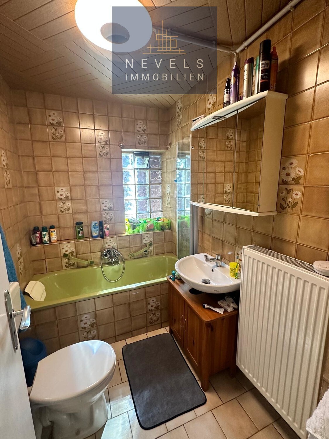 Badezimmer im OG