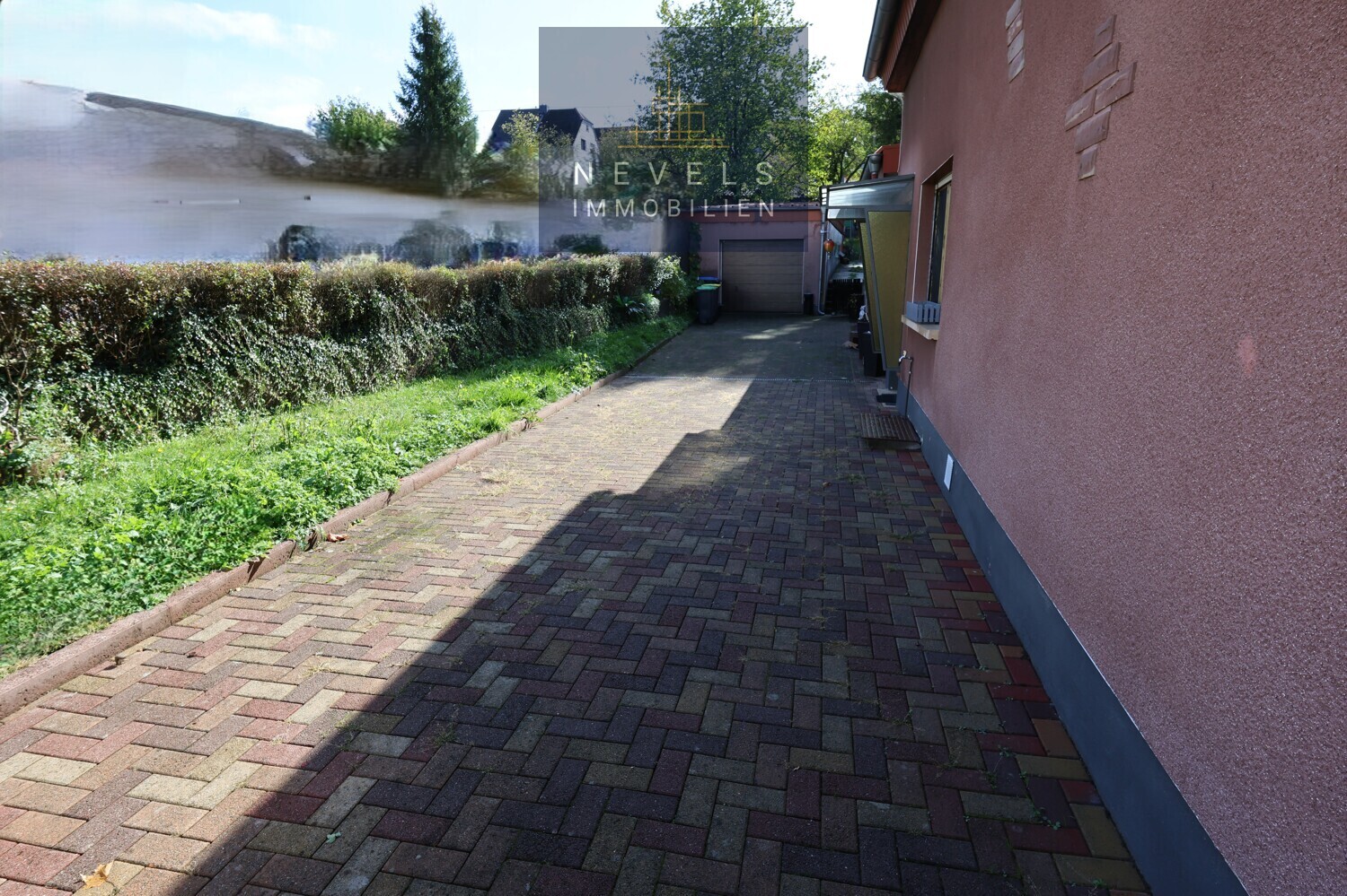 Garageneinfahrt (1)