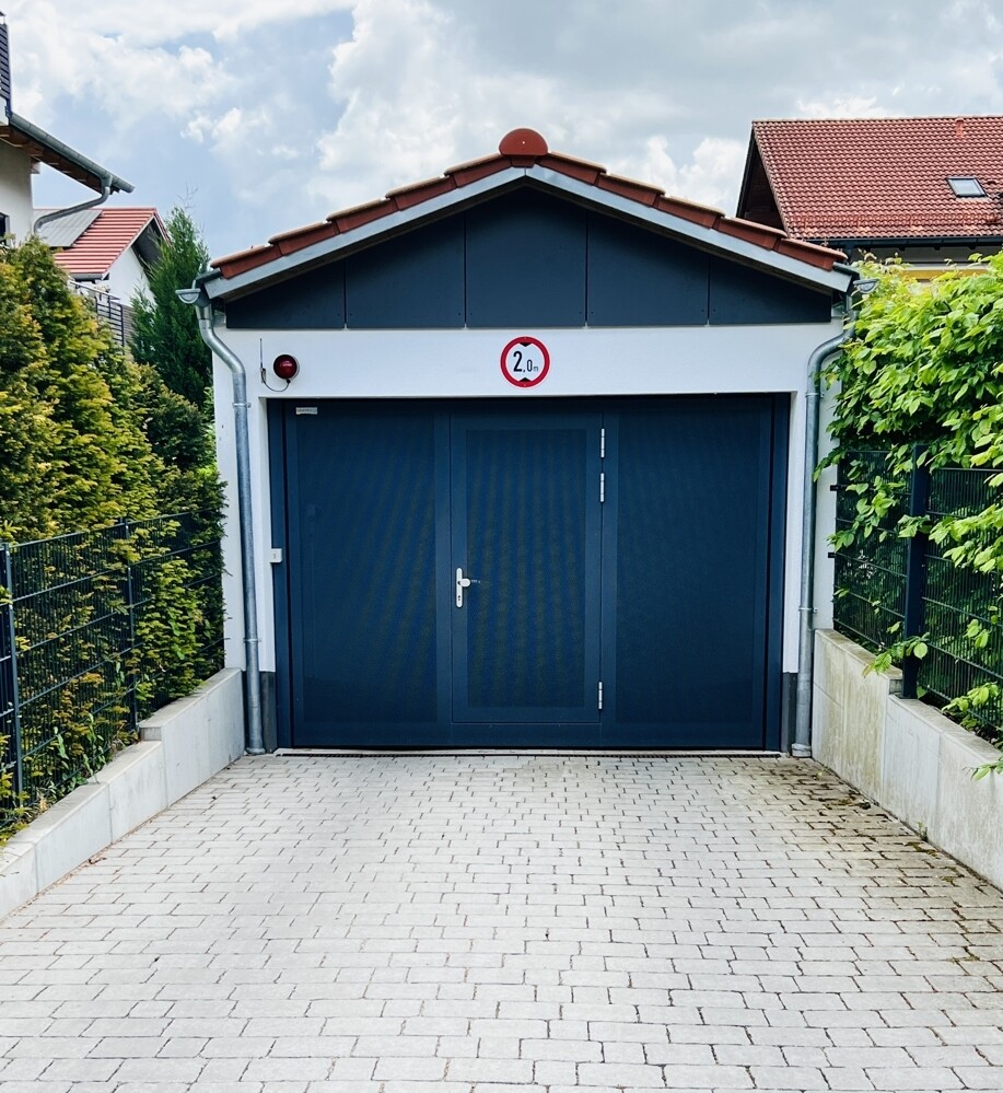 Tiefgarageneinfahrt