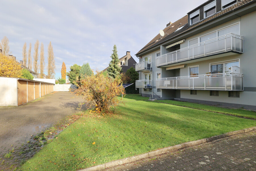 Ansicht Haus und Garagenhof