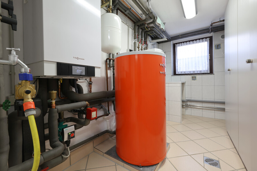 Hauptwohnung Keller Heizung