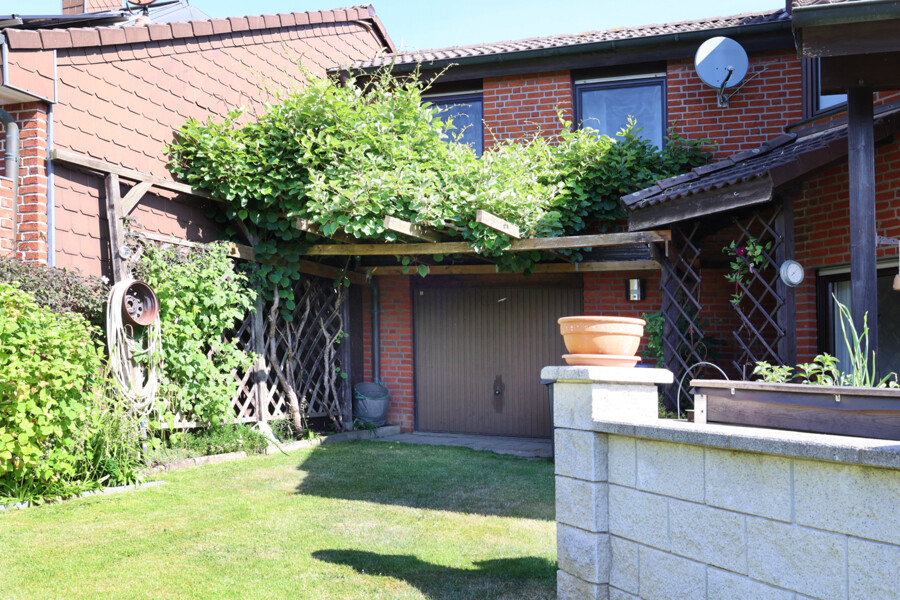 Garagentor zum Garten