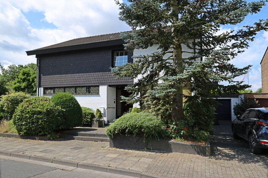 Ansicht Straßenseite 