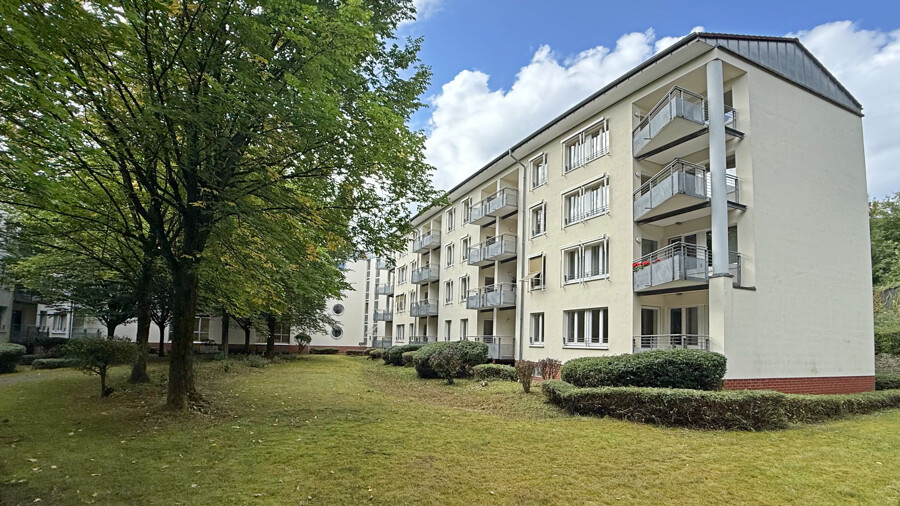 Grünfläche zwischen den Häusern