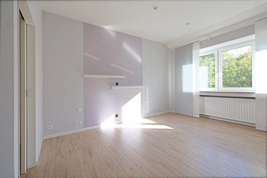 2. OG Schlafzimmer mit begehbarem Kleiderschrank