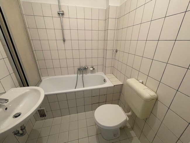 H44 - 3.OG mitte Bad
