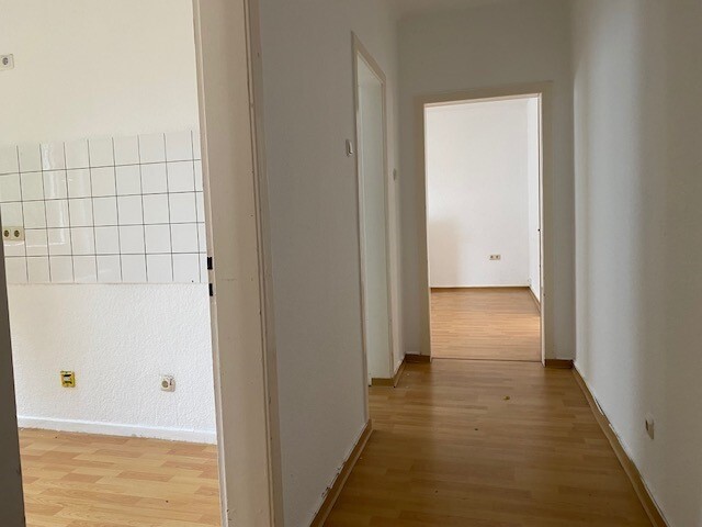 L37 - 2.OG rechts Flur