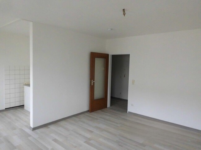 H42 - 3.OG rechts Wohnraum Bild 3