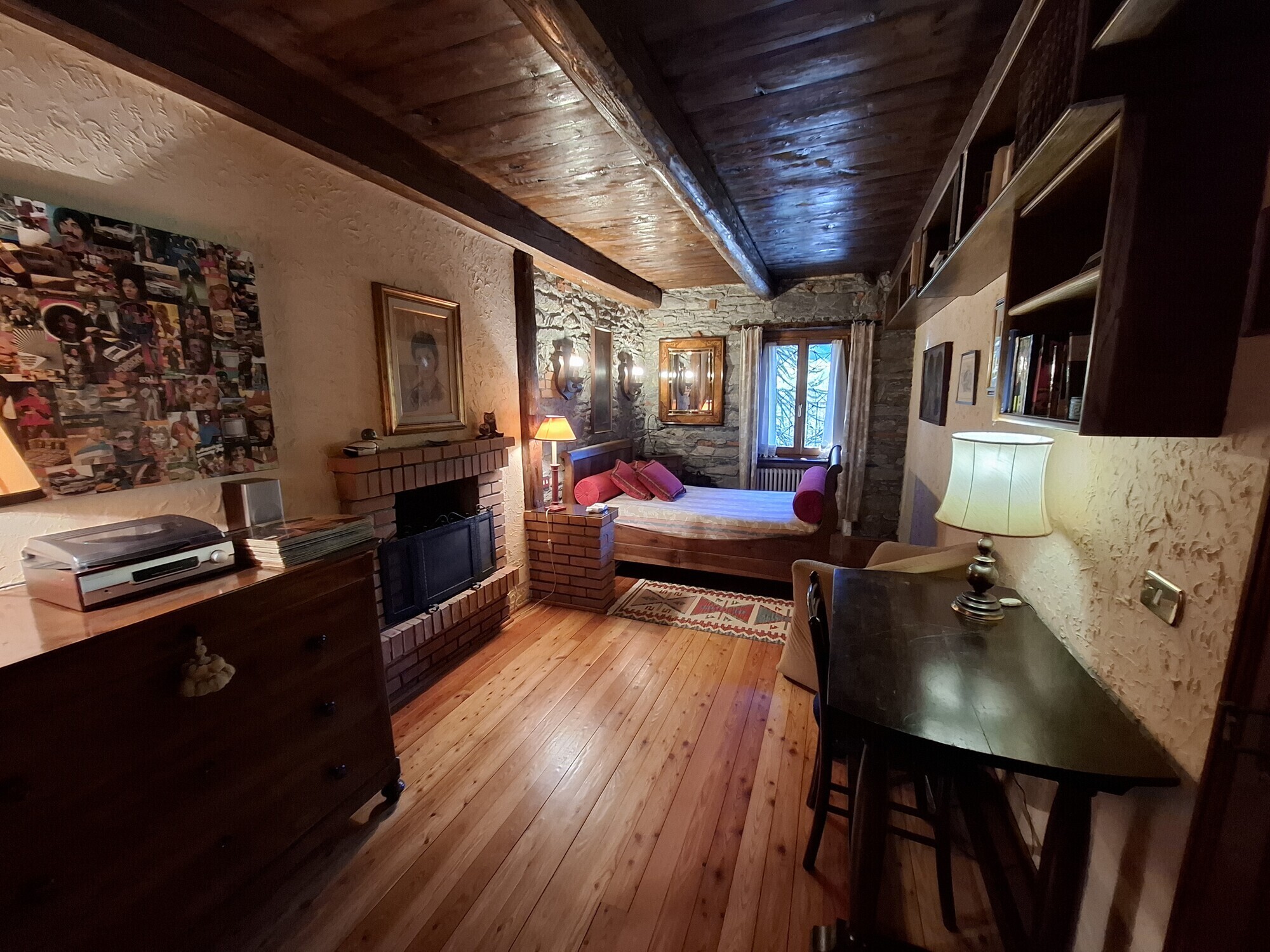 24 Camera