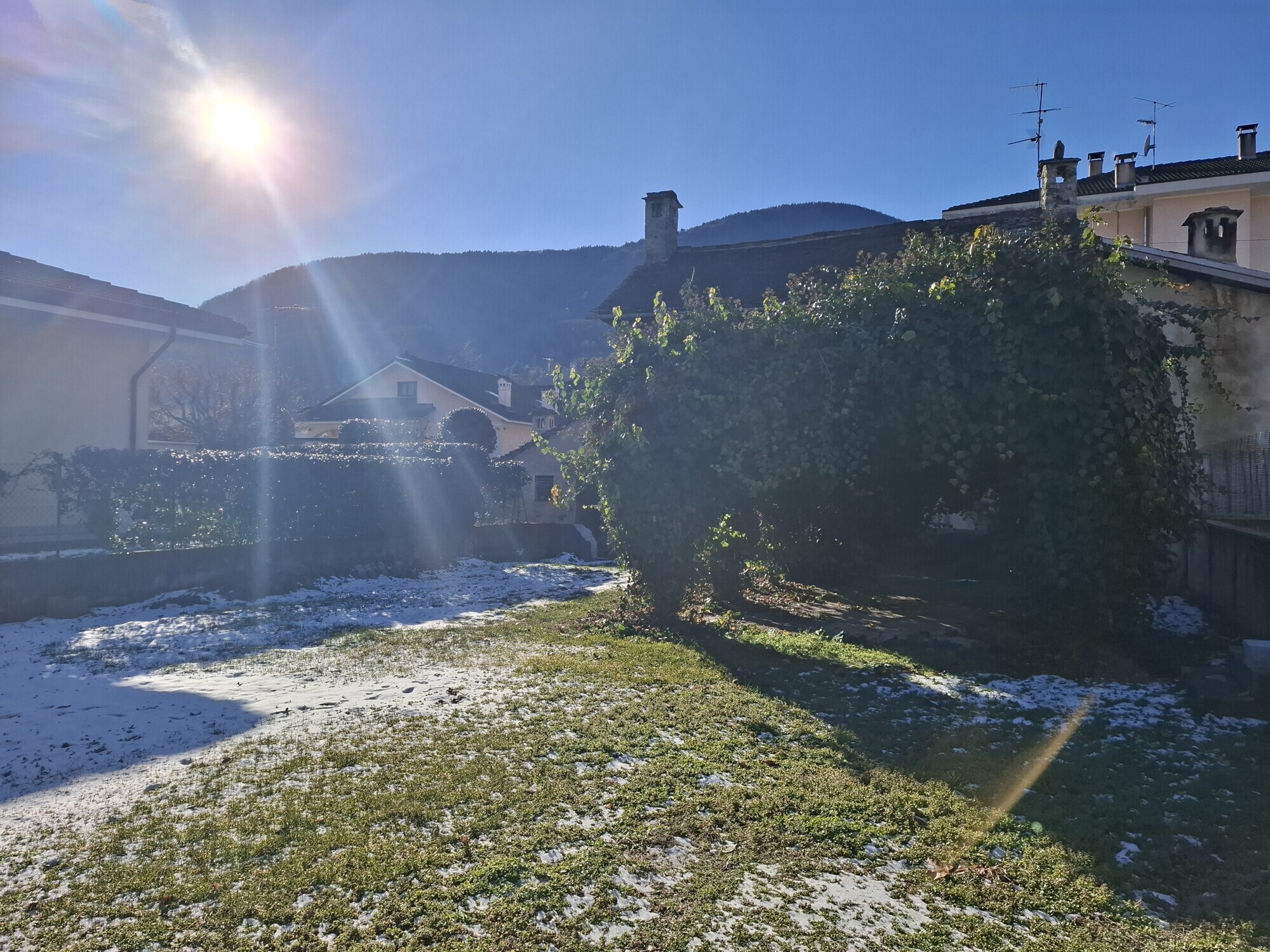 2 Terreno fronte casa
