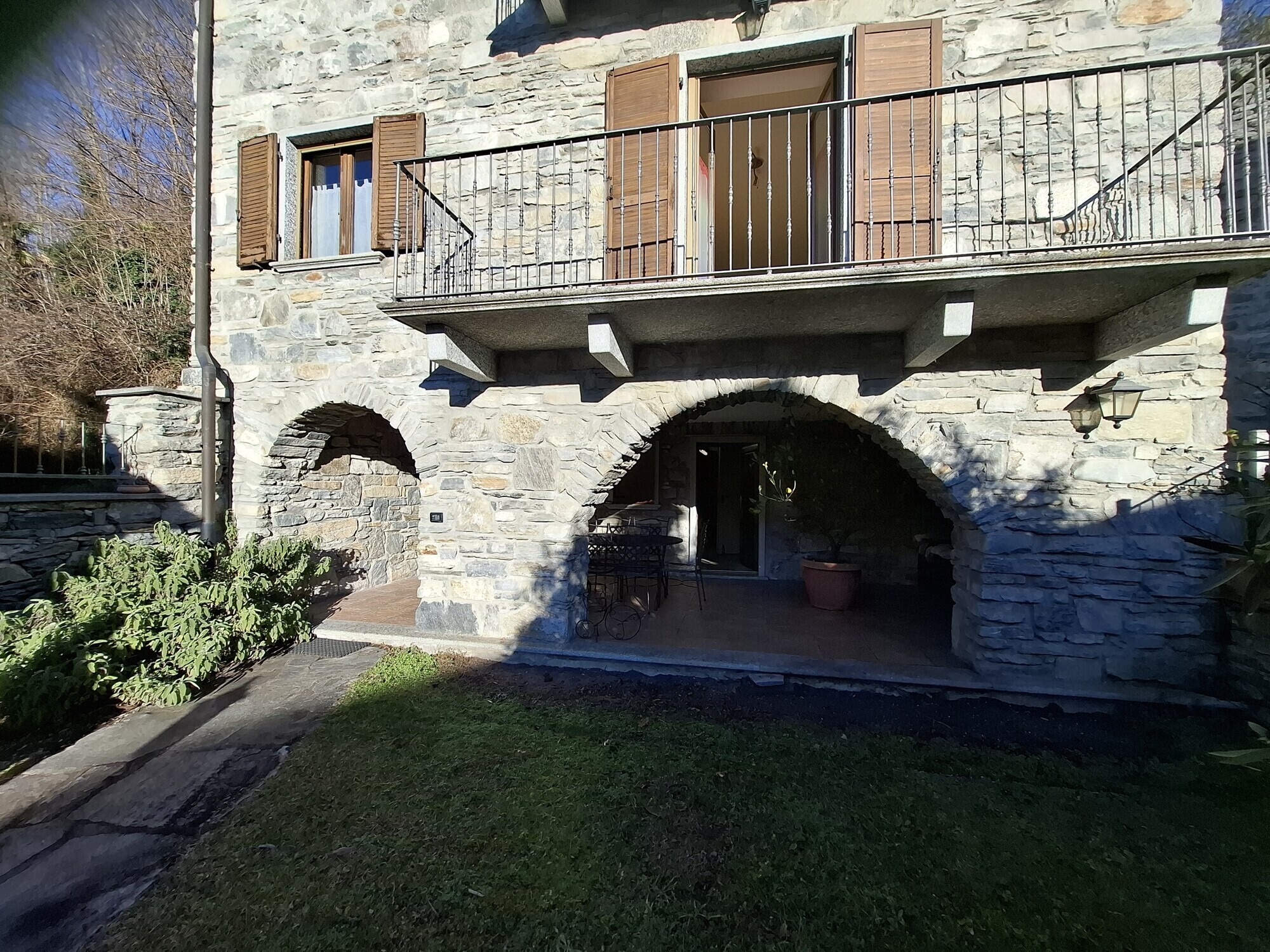 6 PORTICO
