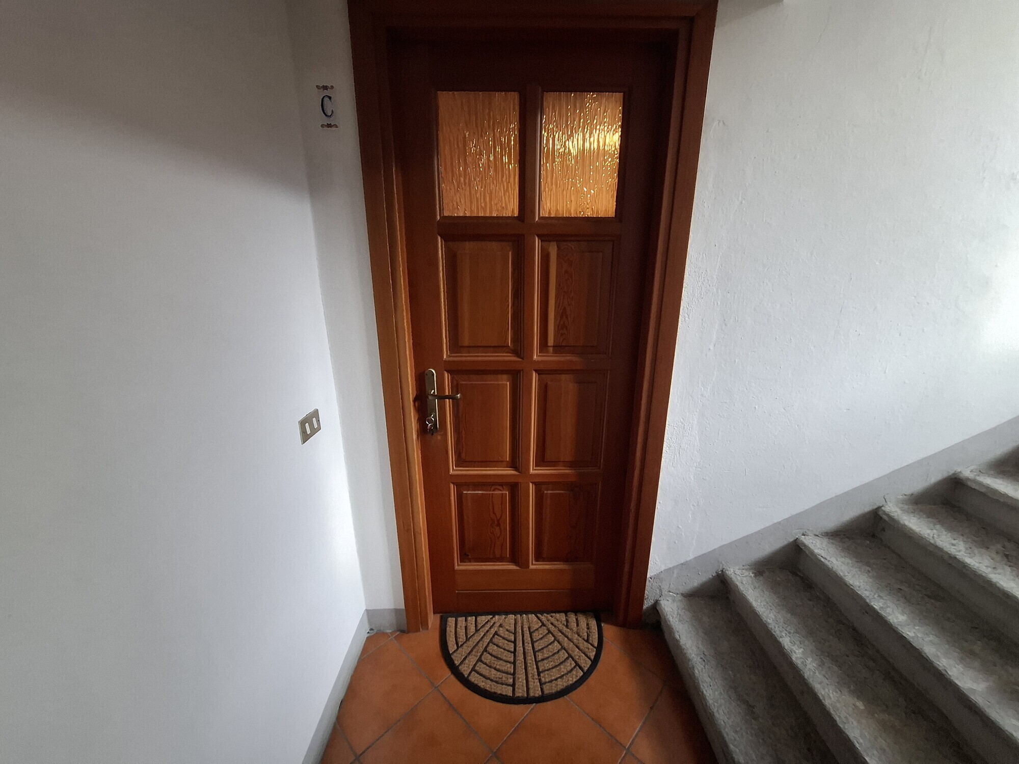 10 ACCESSO ALL'APARTAMENTO 