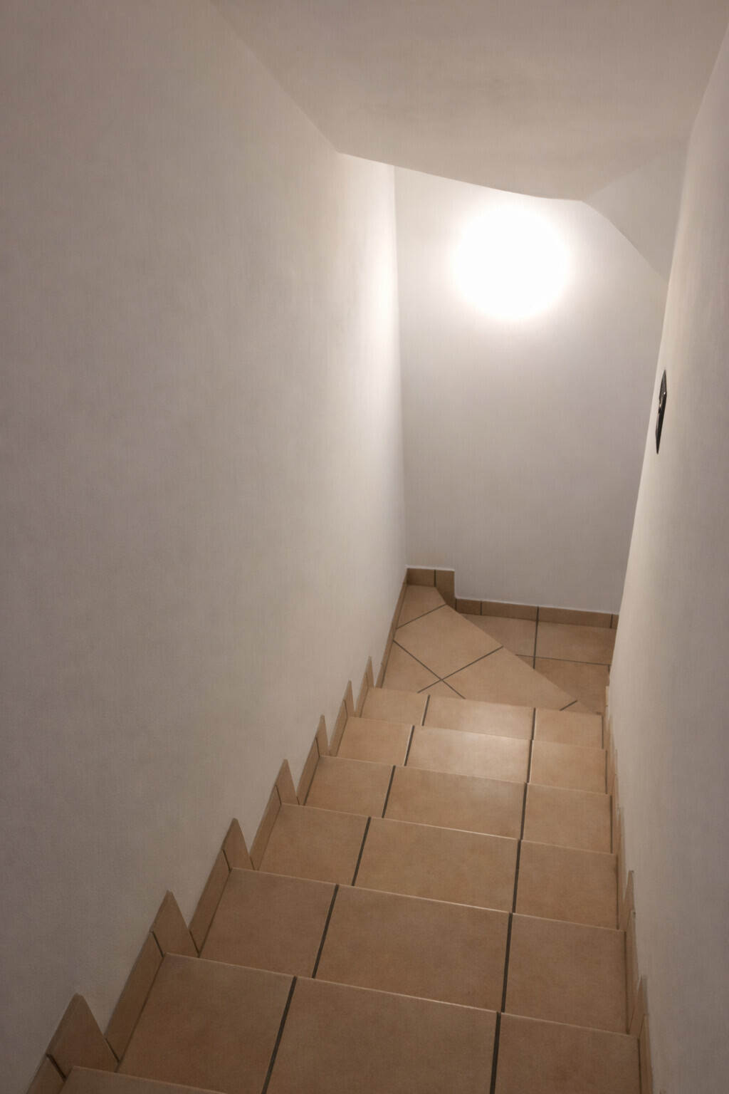 19 Accesso alla cantina