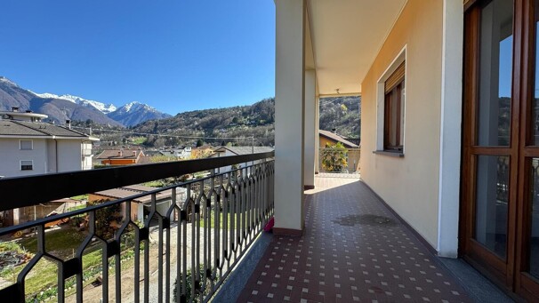 11 BALCONE LATO EST