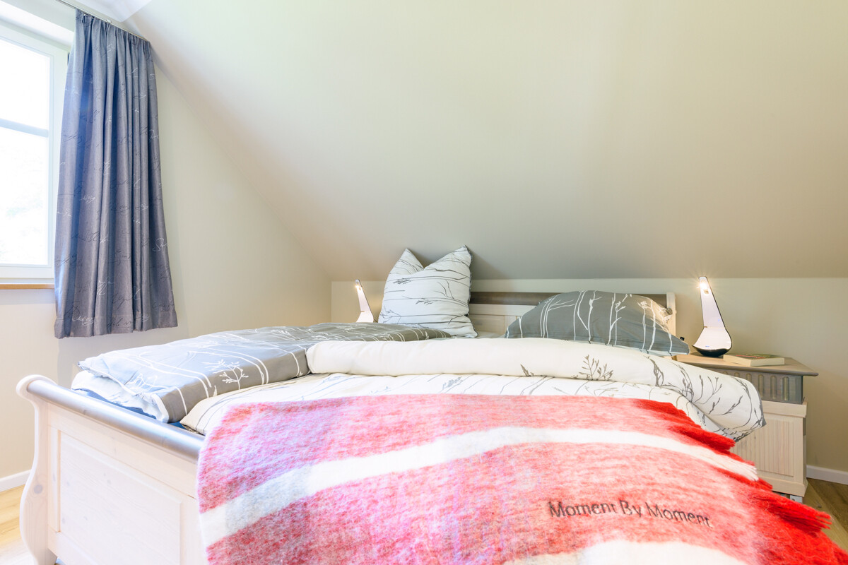 Schlafzimmer 1