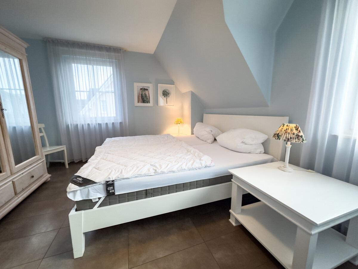 Schlafzimmer 2