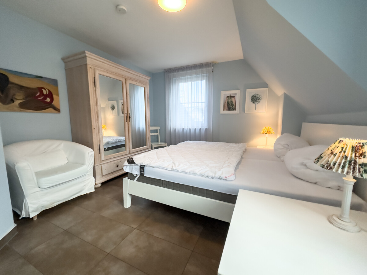 Schlafzimmer 2