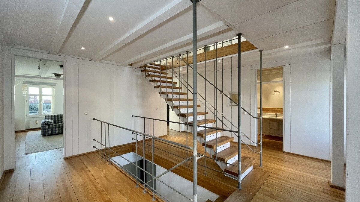Ansicht Flur mit Treppenaufgang
