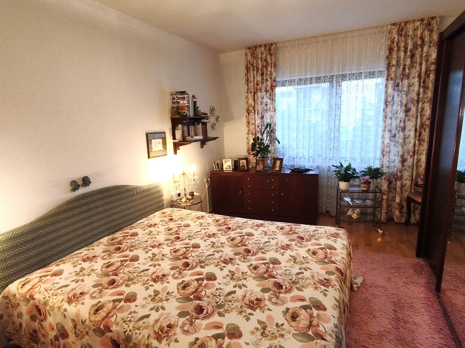Schlafzimmer 1