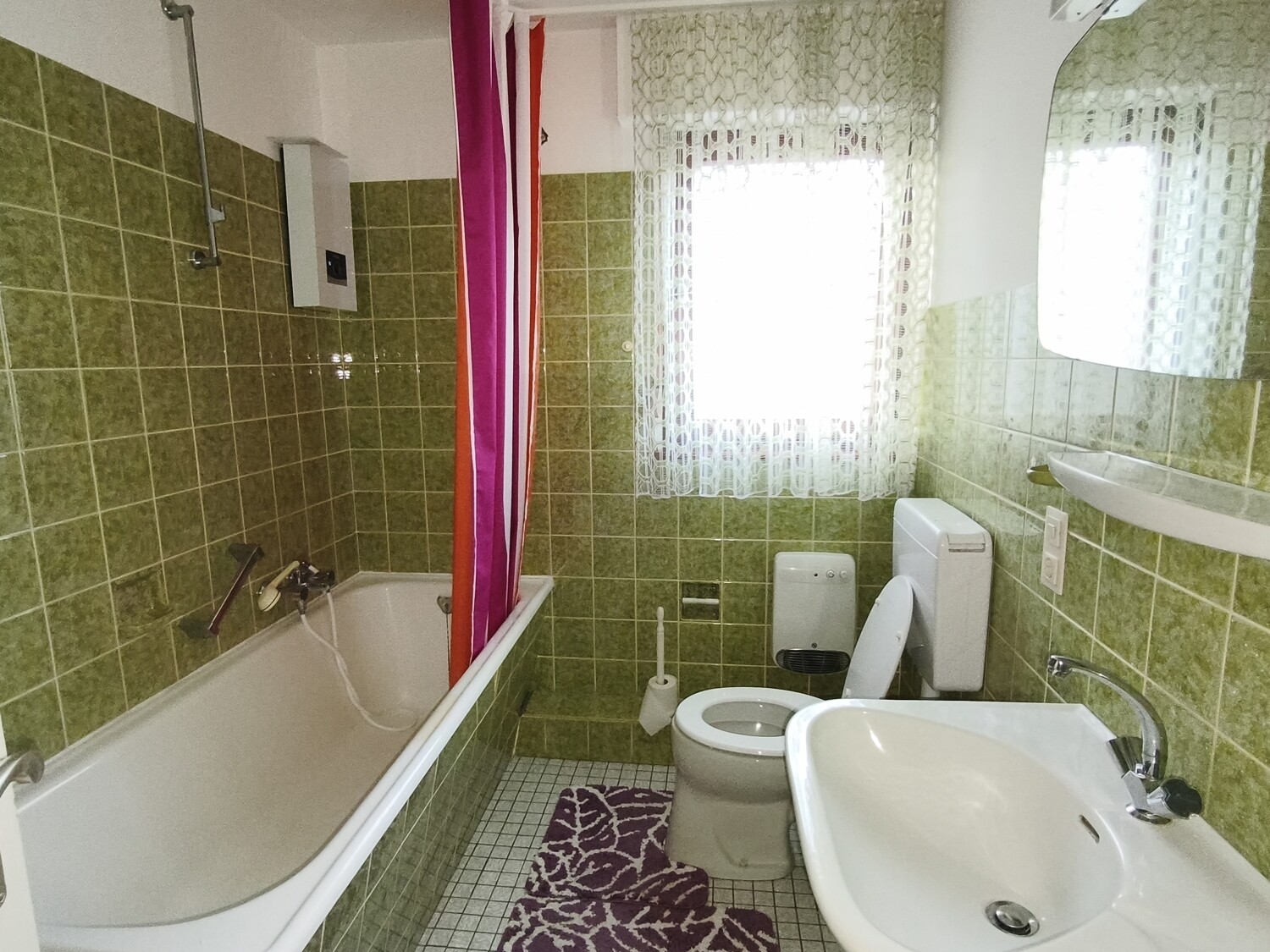 Dachgeschoss gr. Wohnung Bad