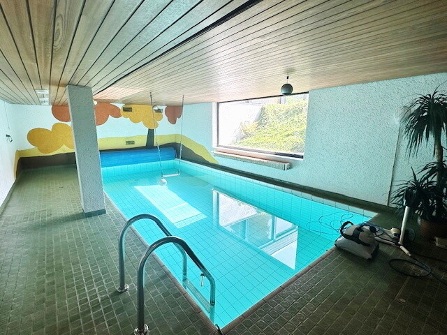 Schwimmbad KG