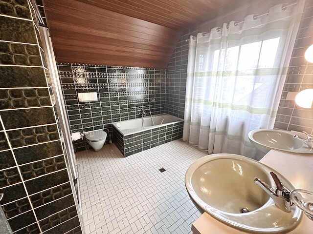 Badezimmer 1