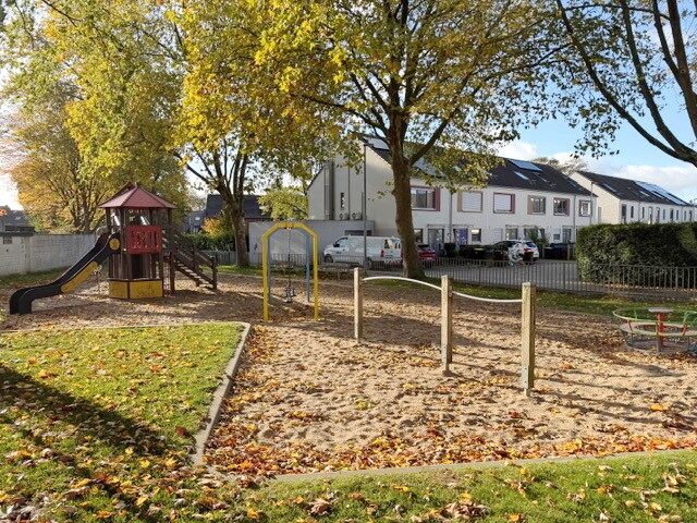 Spielplatz am Haus
