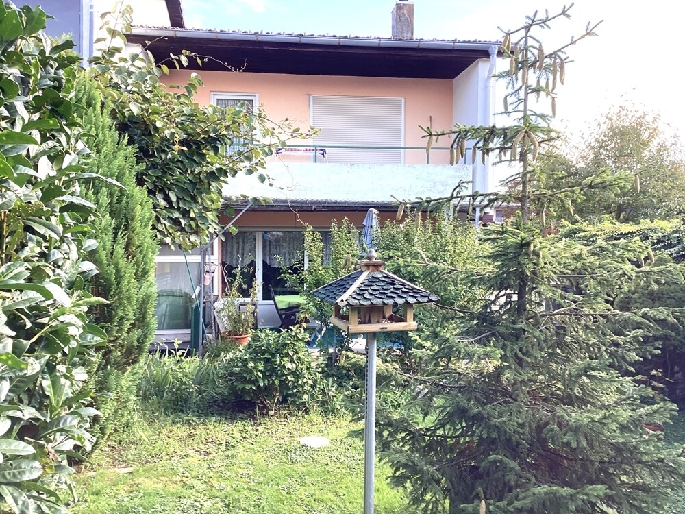 Blick vom Garten aufs Haus