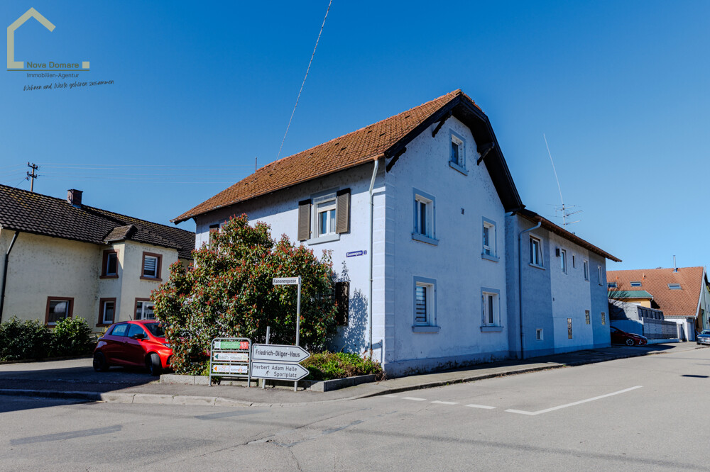 Straßenansicht seitlich