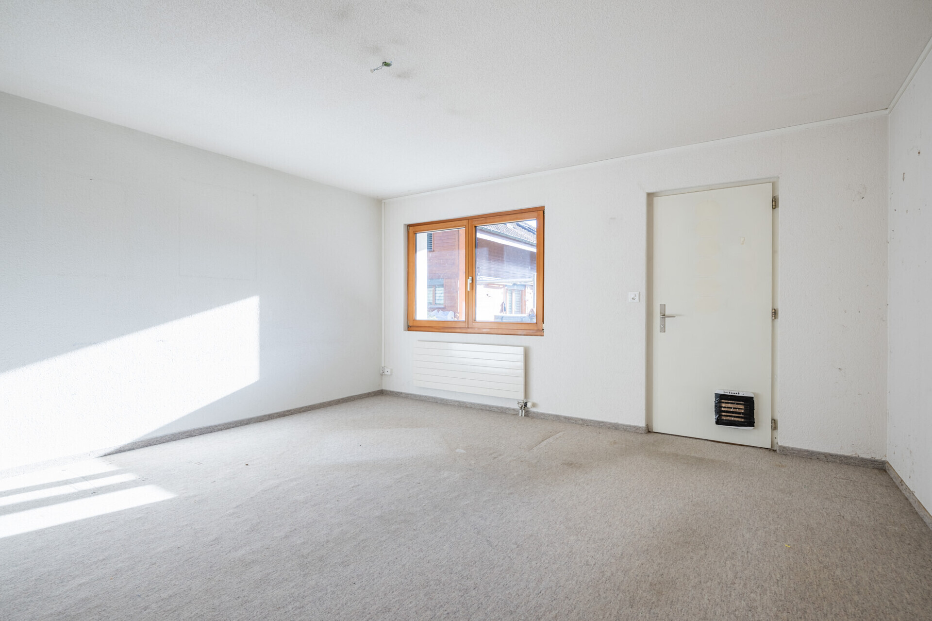 Zimmer EG mit sep. Eingang