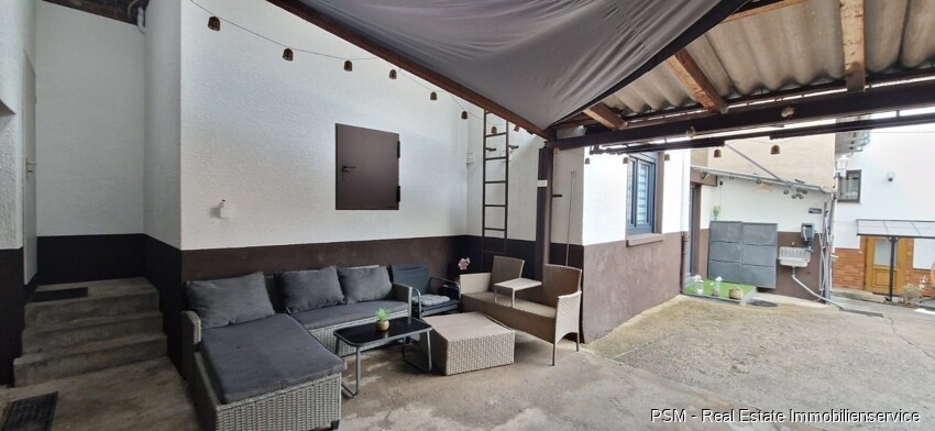 Lounge im Hof