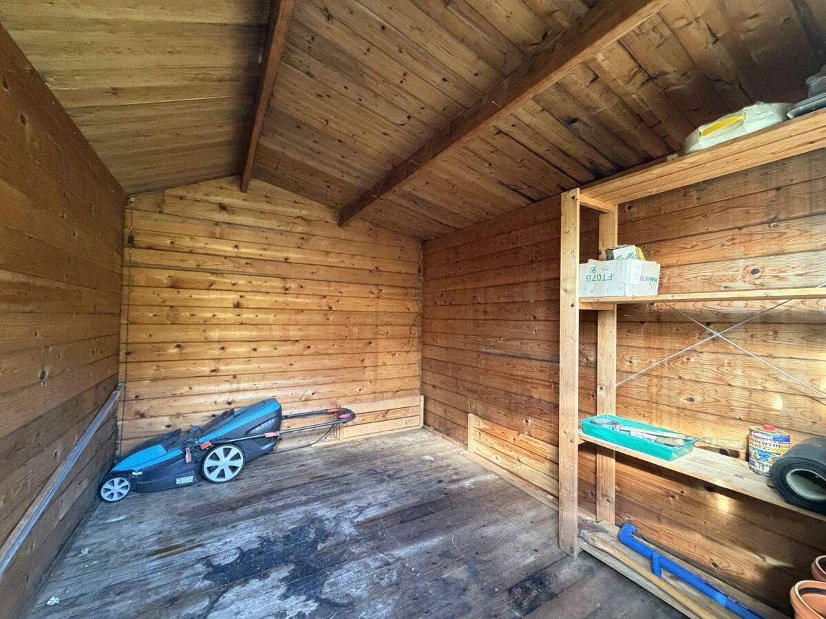 Geräteschuppen innen