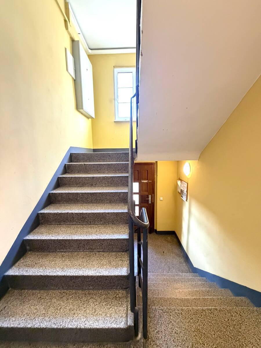 Treppenhaus EG - Bahnhofstraße 13
