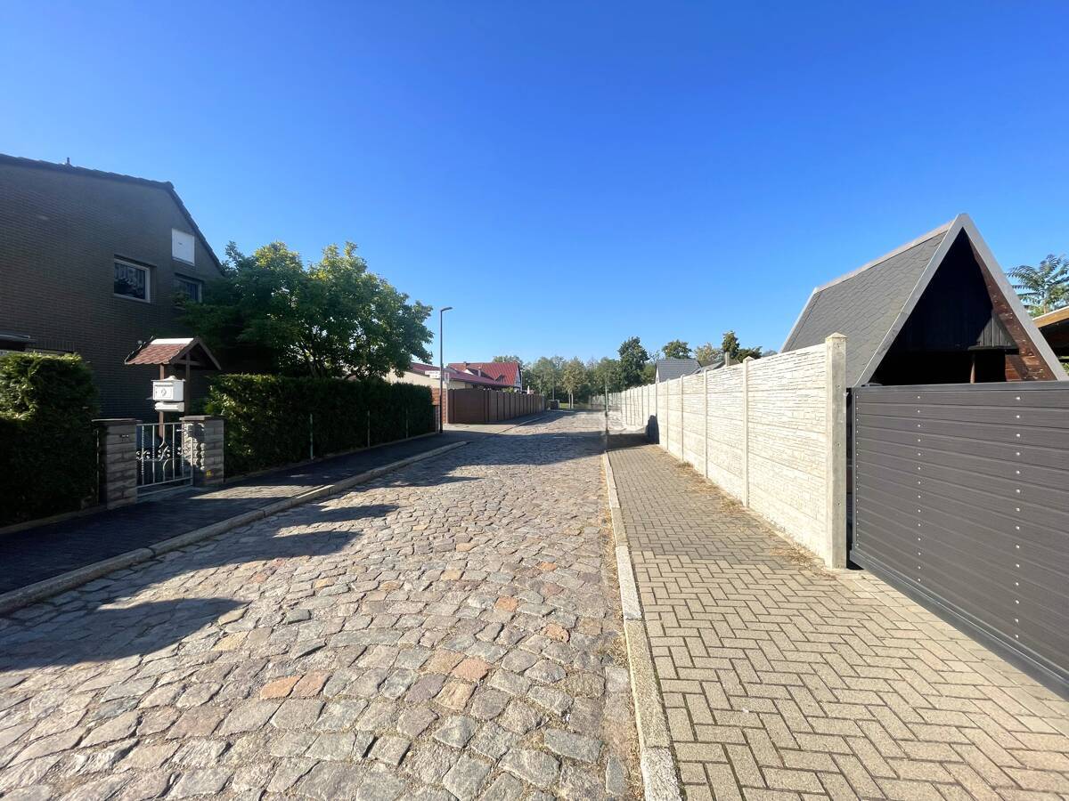 Straßenansicht