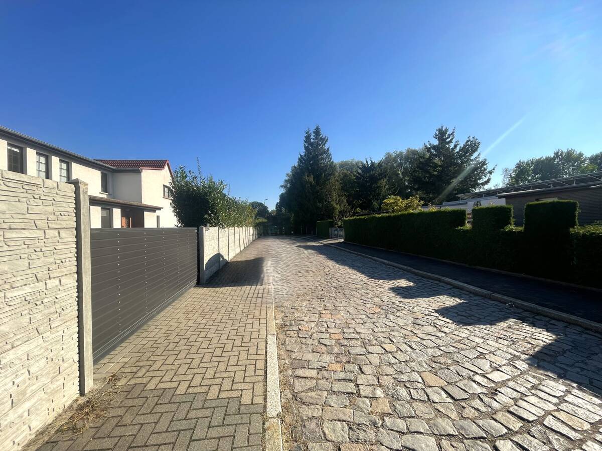 Straßenansicht