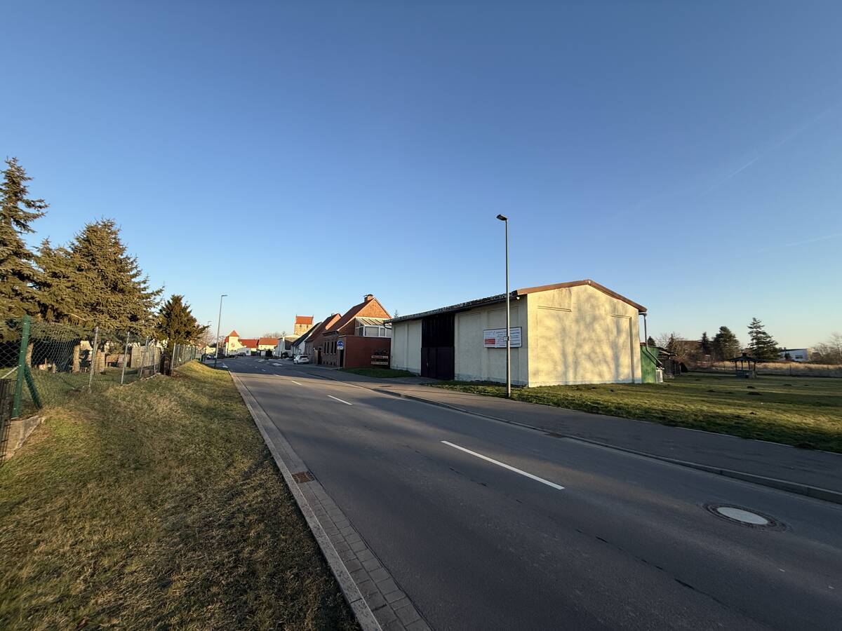 Straßenansicht
