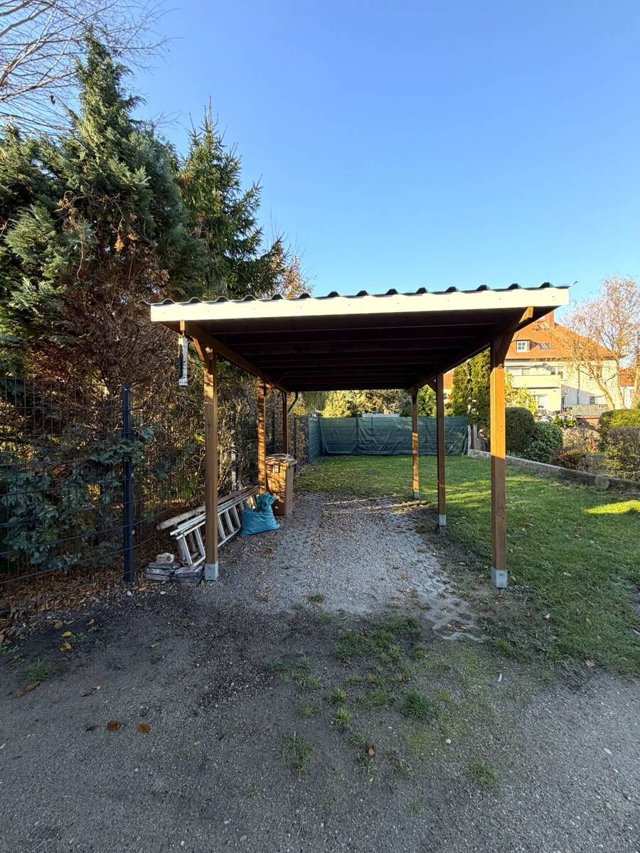 Carport/ Stellplatz