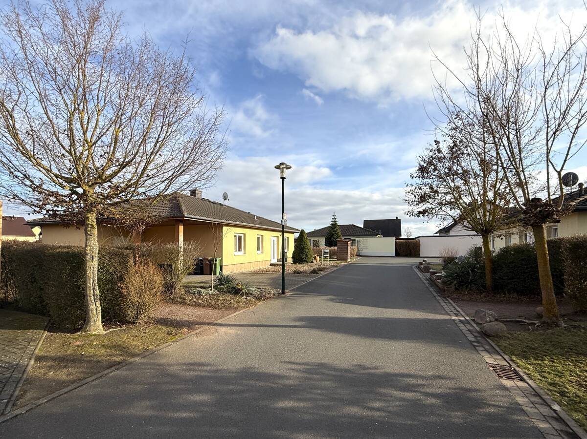 Straßenansicht 