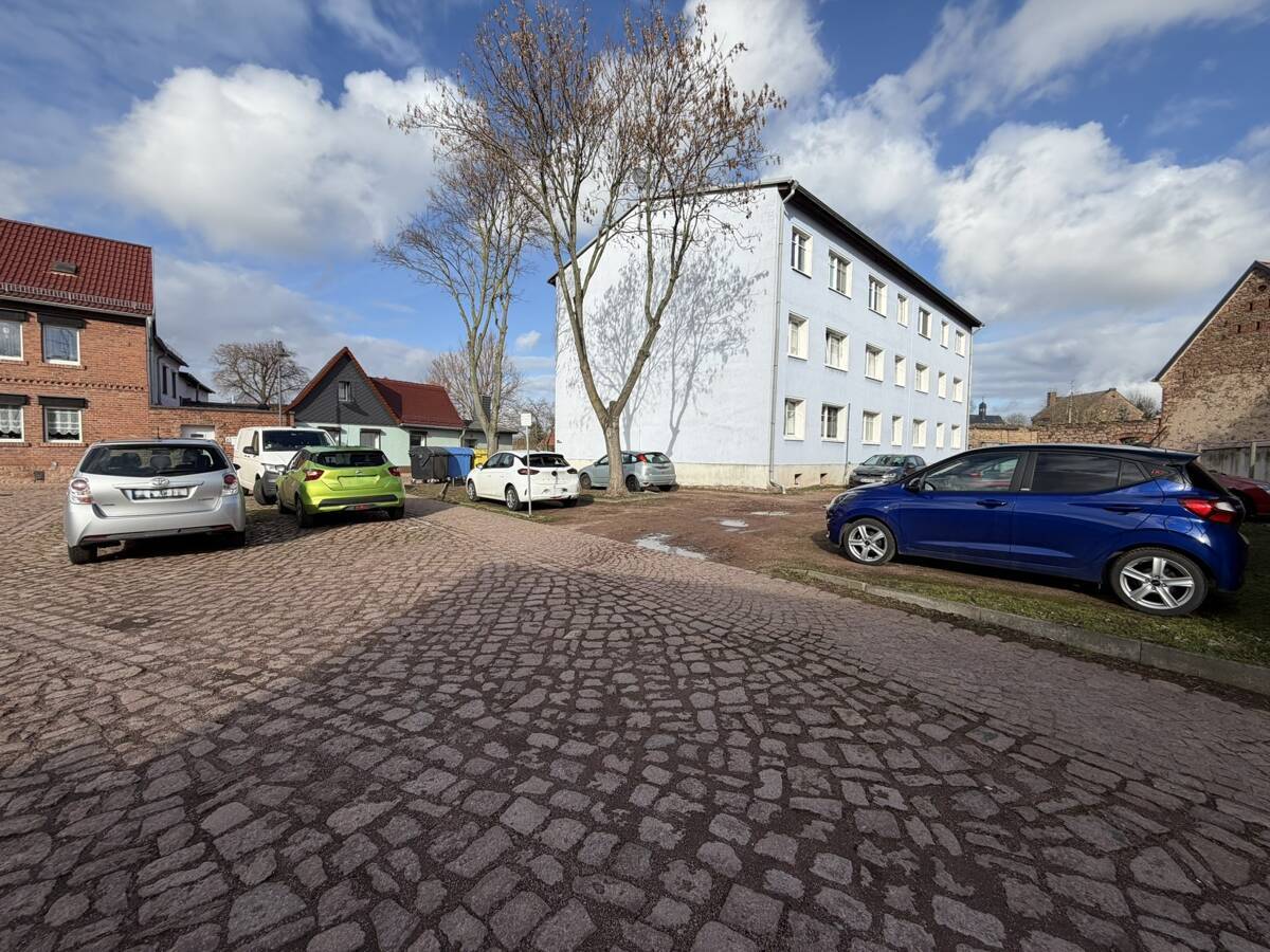 Straßenansicht