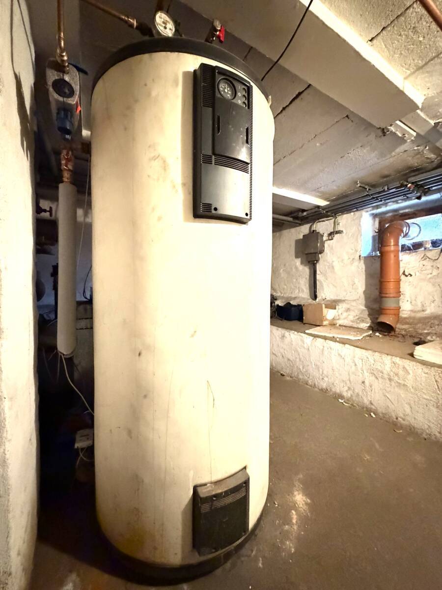 Warmwasserspeicher Eingang 10b