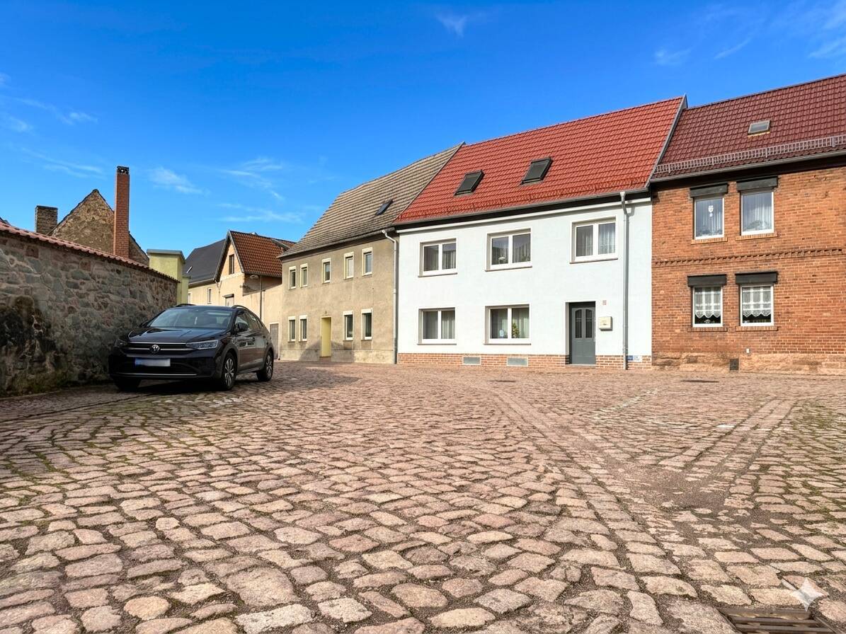 Straßenansicht