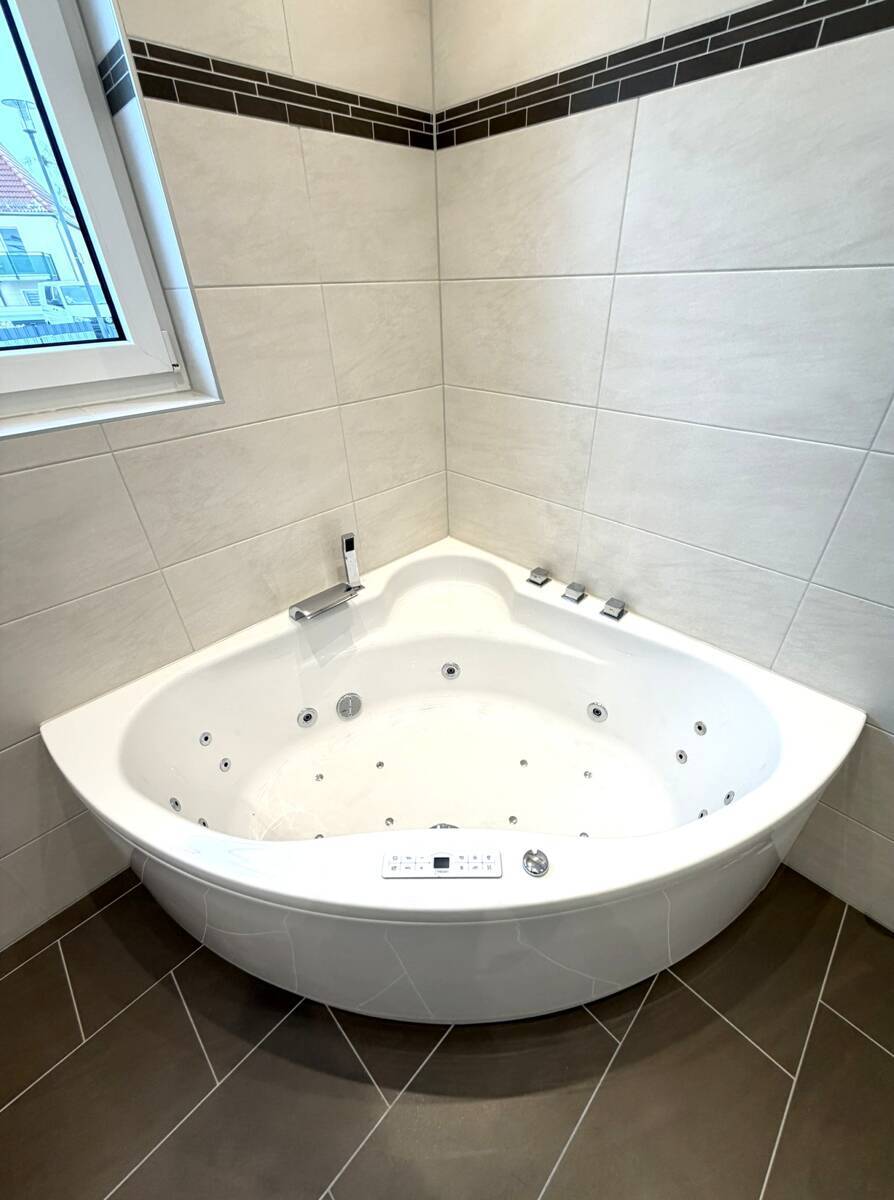Eckbadewanne 
